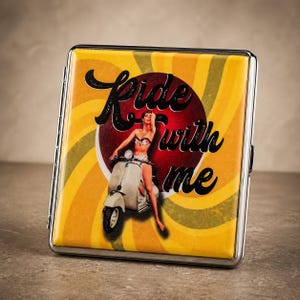Estuche para cigarrillos vintage estilo retro pin-up, estuche delgado para cigarrillos, estuche de bolsillo de metal, regalo para fumadores, regalo único para fumadores