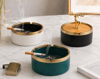 Cinzeiro de cerâmica de luxo com tampa, porta-cigarros com borda dourada, cinzeiro moderno para fumantes, cinzeiro para charutos, presente elegante para homens, decoração sofisticada para casa.