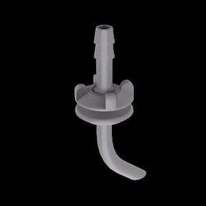 Puede incluir: Un racor de púas de manguera de plástico gris con una salida curva. El racor tiene un cuerpo cilíndrico con una parte superior acanalada para la fijación de la manguera y una base ensanchada. El fondo es negro.