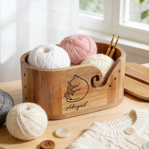 Ciotola in legno personalizzata con incisione e supporto per telefono - Ampio contenitore vintage per filati per maglia e uncinetto, regalo per la mamma.