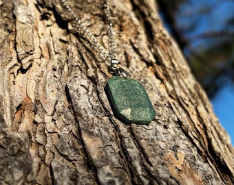 Green Resin Pendant Necklace for Her, Handmade Jewelry, Elegant Minimalist Necklace