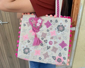 Mini bolso tote beige hecho a mano