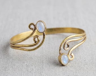 Gouden maansteen bovenarmband, spiraalvormig, handgemaakt van messing, sieraad
