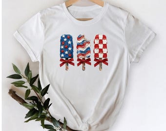 Camiseta patriótica con estampado de paleta de helado, camiseta gráfica del 4 de julio, camiseta de verano roja, blanca y azul, solo estampado, no es una pintura real.
