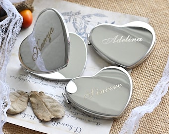 Espejo compacto personalizado con forma de corazón grabado / Espejo de bolsillo con nombre personalizado / Regalos para damas de honor, recuerdo de boda, regalo de cumpleaños para ella.