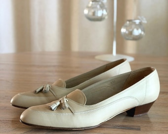 Amalfi by Rangoni Dore Cream Leder-Quasten-Loafer mit niedrigem Absatz, hergestellt in Italien, Damengröße 10 AAA