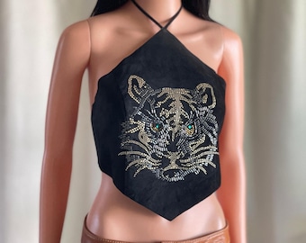 Vintage Y2K Bebe Schwarz Leder Nieten Tiger Neckholder Top Taschentuch rückenfrei 6