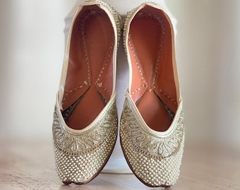 Handcrafted Gold Embroidered Pearl Jutti Khussa Ethnic Wedding Flats Size 6.5