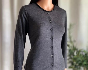 Cardigan vintage Toto Ko grigio in misto lana con scollo impreziosito da perline – Maniche a 3/4