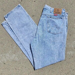Vintage Wrangler relaxed fit acid wash jeans 36x33 image 3