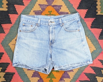 Pantaloncini di jeans vintage Levis Jorts, lavaggio chiaro, vita alta, taglia 12 MIS
