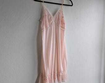 Vintage Pink Pleated Lace Trim Slip Dress Nightgown Floral Embroidery Sheer