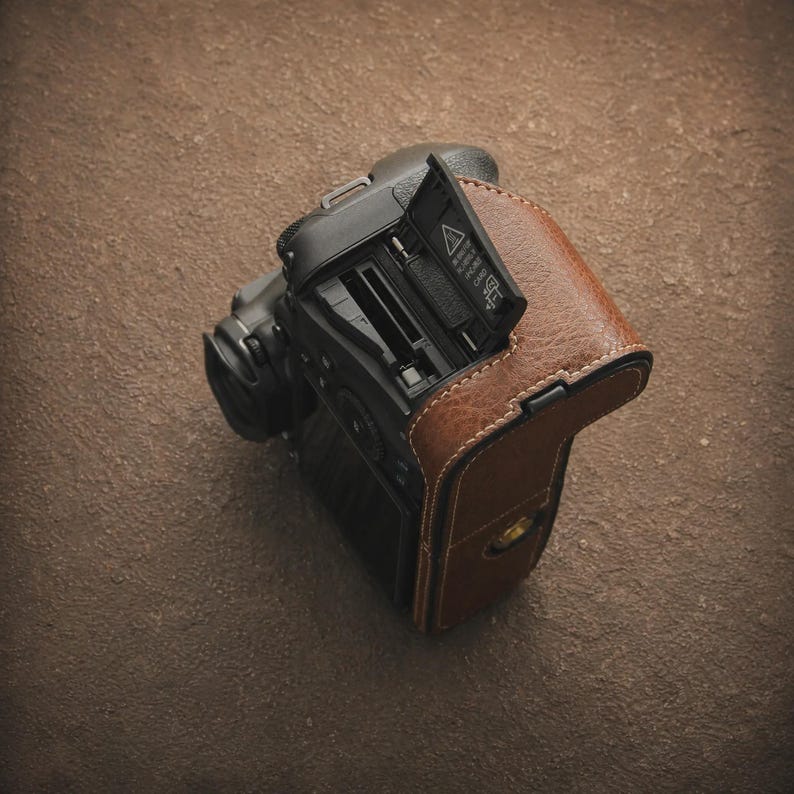 Canon EOS R5/ R6/R6 Mark II/R6 Mark III Leder-Kameratasche: Geschenk für Fotografen, hochwertige Vintage-Tasche, Erinnerungsstücke für Liebe und Freundschaft Bild 2