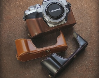 Étui en cuir pour appareil photo Olympus OM-D E-M10 Mark IV : cadeau pour photographe, étui vintage haut de gamme, idéal pour les familles.