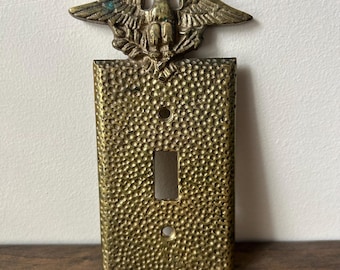 Vintage Brass Eagle Light Switch Cover - Single Toggle Federalist Wall Plate - 1970s Colonial Revival Hardware - Patriotic Americana Decor