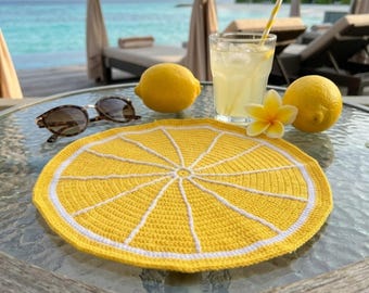 Podkładka na stół z cytryną, ręcznie robiona podkładka z cytrusami, serwetka z żółtym owocem, letnia dekoracja stołu, boho dekoracja kuchni, prezent dla niej