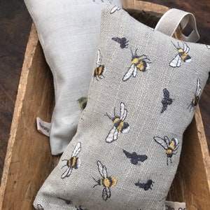 Almohada para dormir de lavanda con abejas