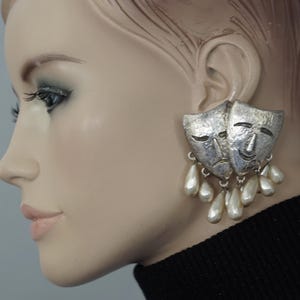 Vintage massiva LANVIN PARIS komedi-tragedi skulpturerad mask dinglande pärlörhängen