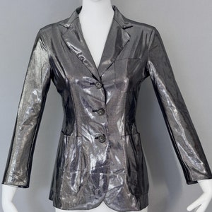 Chaqueta blazer disco con lámina plateada MOSCHINO vintage, barata y chic