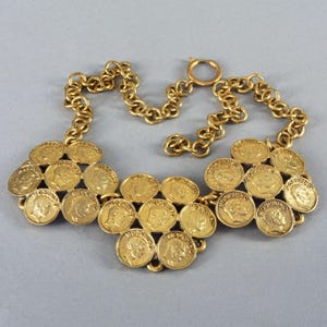 Collar vintage MOSCHINO con monedas en racimo, económico y chic