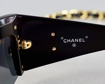 Vintage 1992 CHANEL Iconic Logo Leather Chain Drop