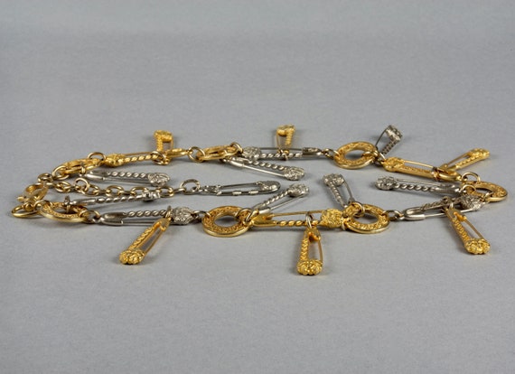 Vintage GIANNI VERSACE Iconic Medusa Safety Pin N… - image 6