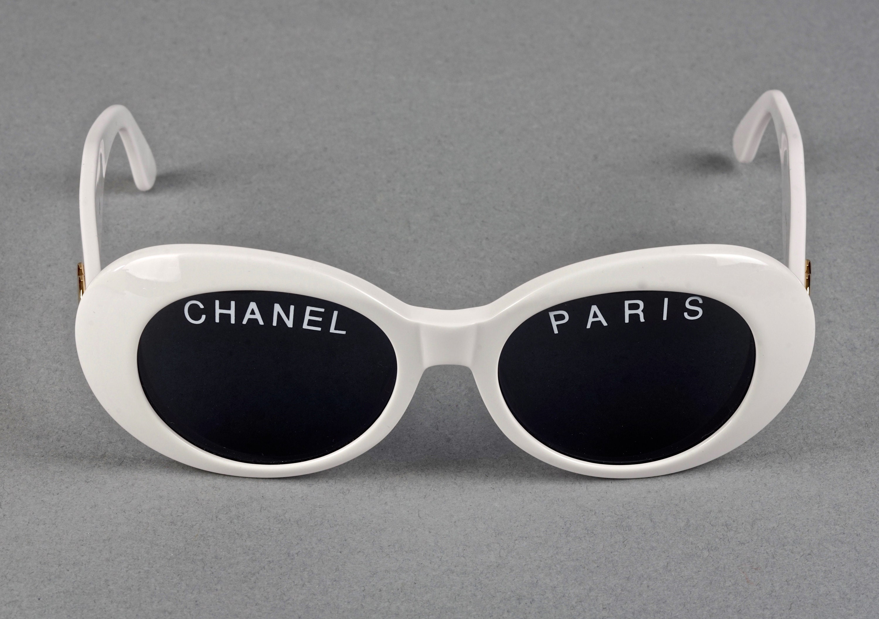 VERY RARE AUTH CHANEL WHITE VINTAGE RUNWAY SAMPLE SUNGLASSES F/W 1994  COLLECTORS