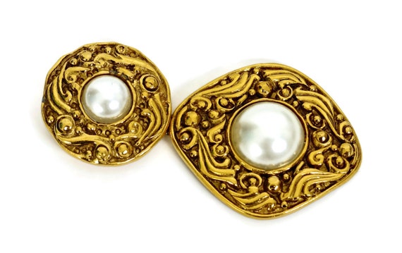 Chanel Vintage Gold Metal and Pearl Cabochon Round Clip On