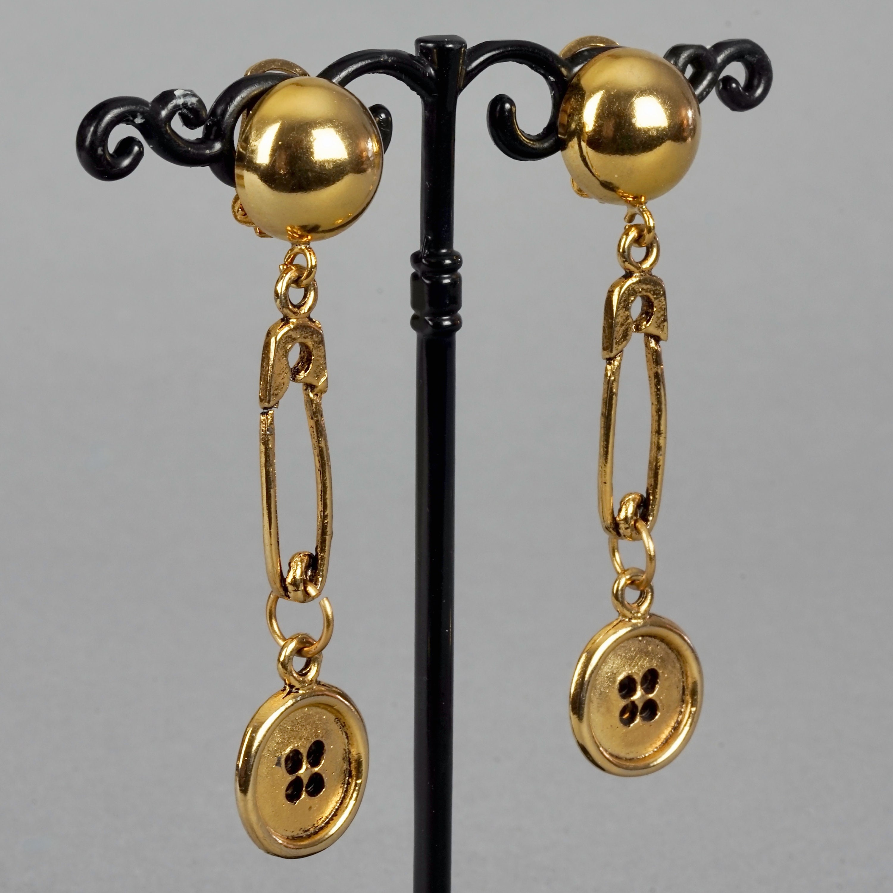 【送料&関税込】Moschino Logo Lettering Drop Earrings Lettering Drop Earrings | Moschino