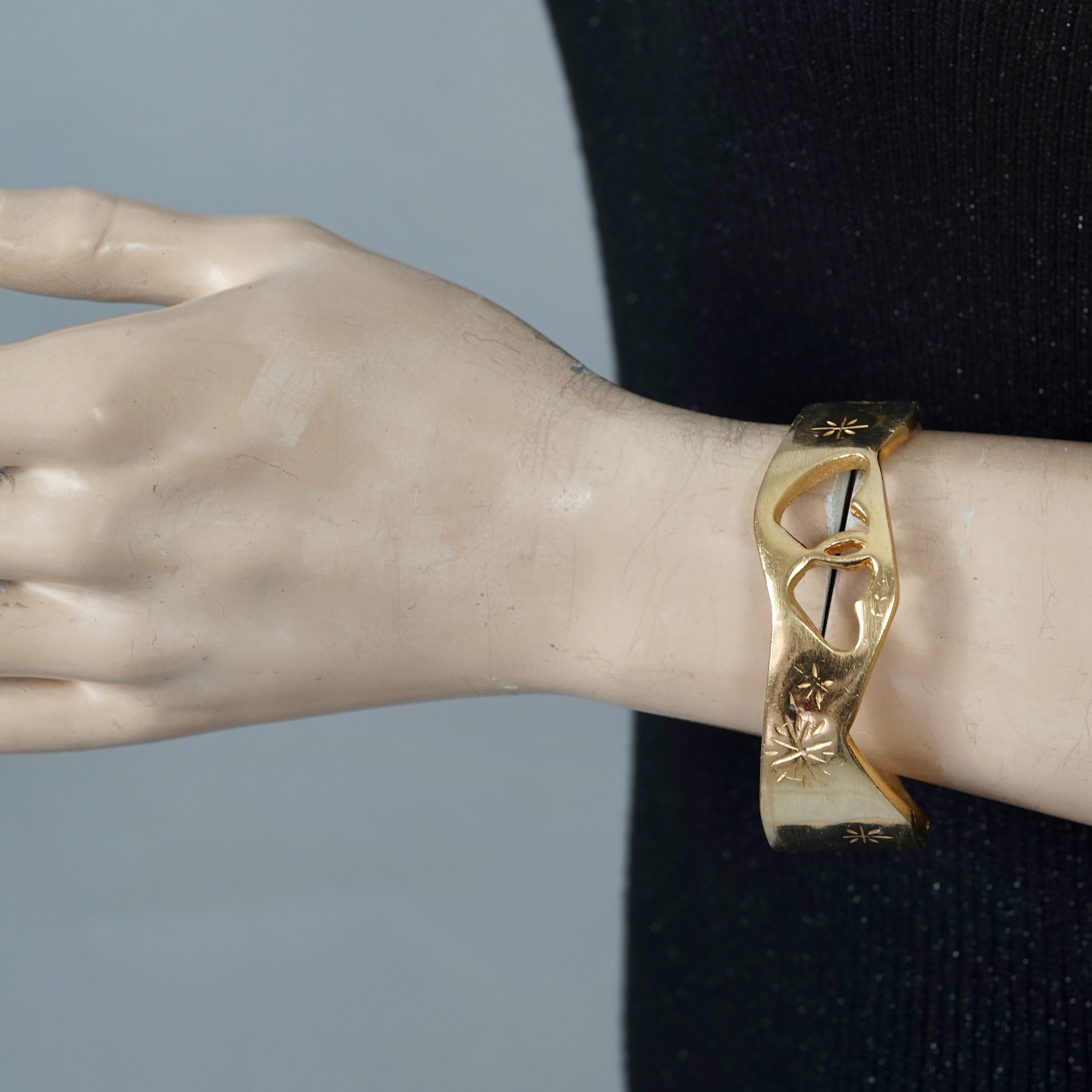Vintage CHRISTIAN LACROIX Interlocking Heart Cuff Bracelet - Etsy