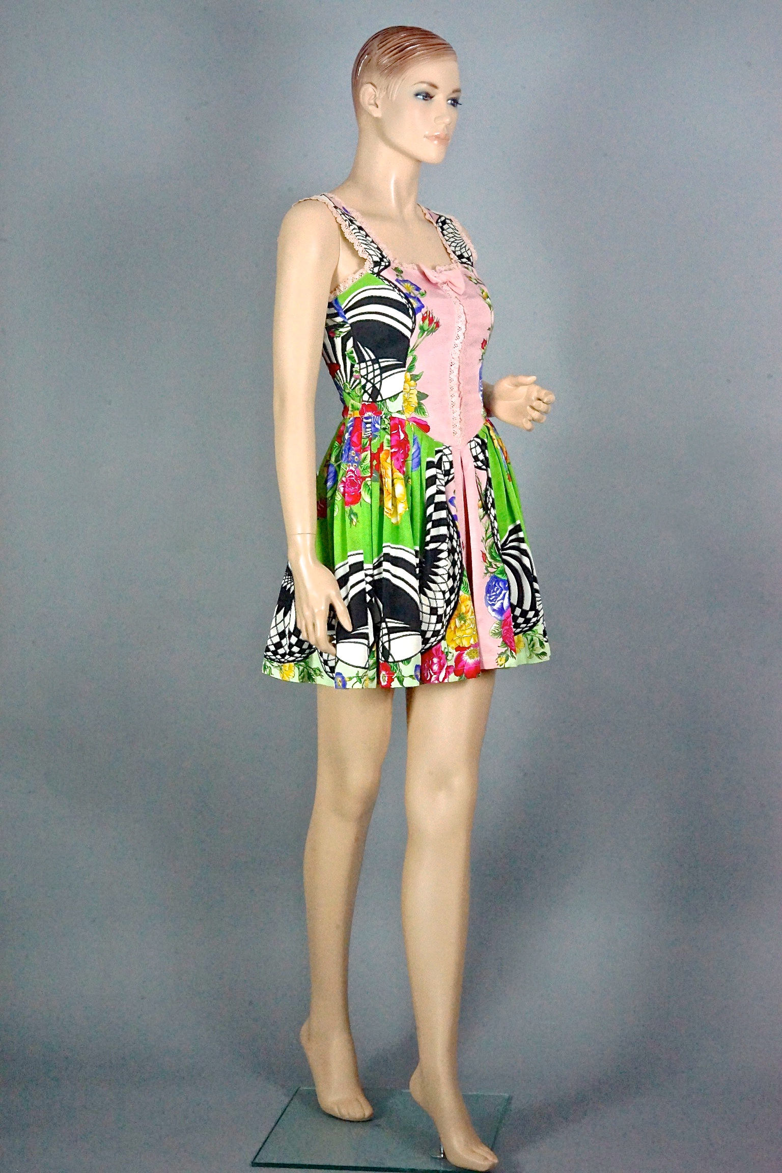 Vintage 1992 GIANNI VERSACE VERSUS Baroque Swirl Floral