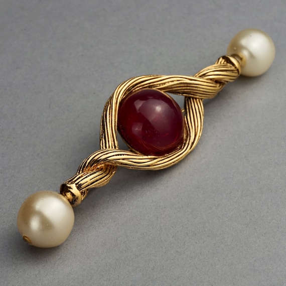 Vintage CHANEL Gripoix Pearl Bar Brooch - Etsy