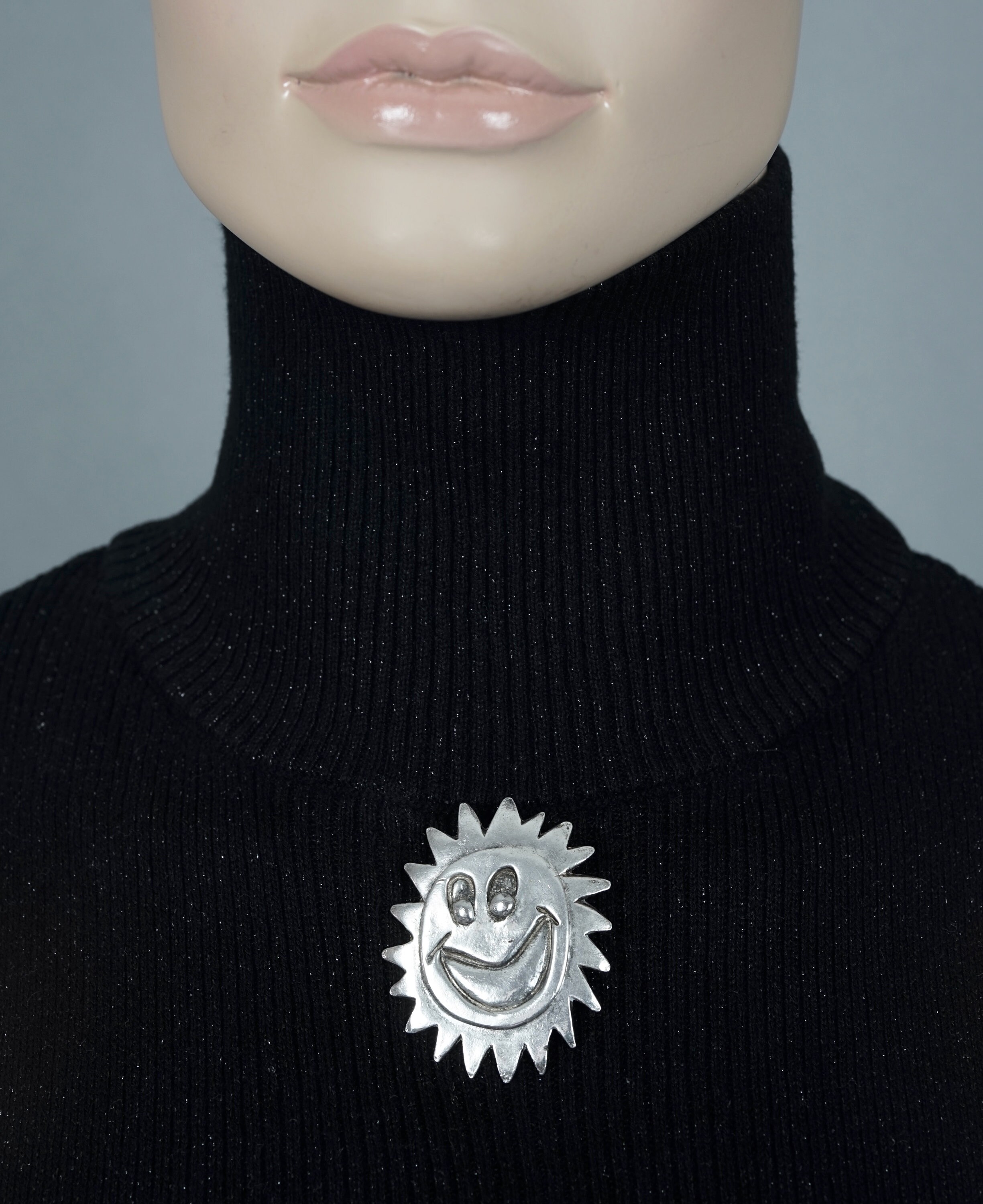 Broche Vintage Billy Boy En Métal Argenté Et Verre Bleu - Signée - Occasion Portée