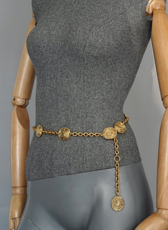 Chanel Vintage Chanel Gold Tone Medallion Pendant Top Chain Necklace