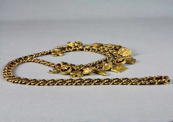 Vintage 1994 CHANEL Lucky Charm Leather Chain Nec… - image 5
