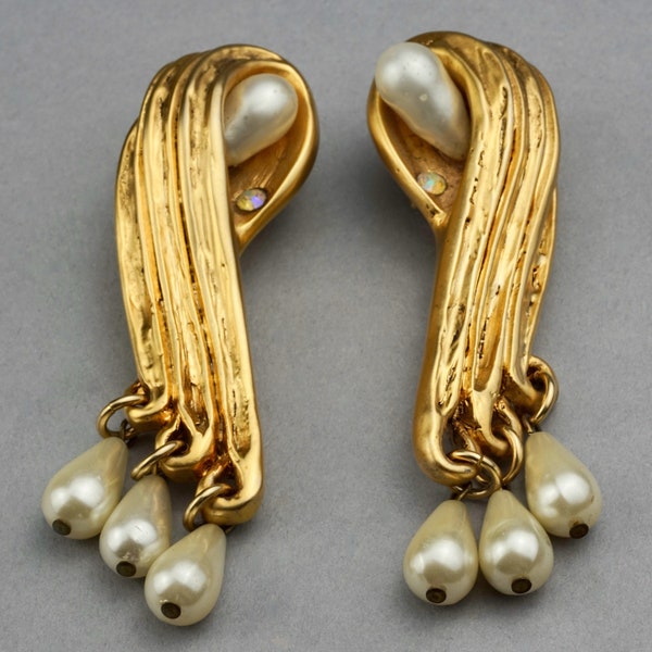 Vintage Massive CLAIRE DEVE Structured Swirl Pearl Dangling Earrings