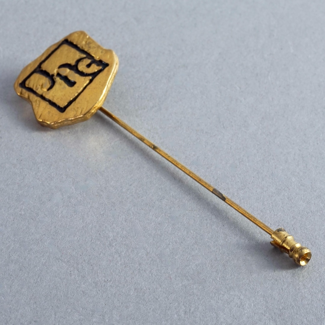 ゴルティエ　ブローチ ヴィンテージ ジャンポール・ゴルチエ Jpg ロゴ ハットスティック