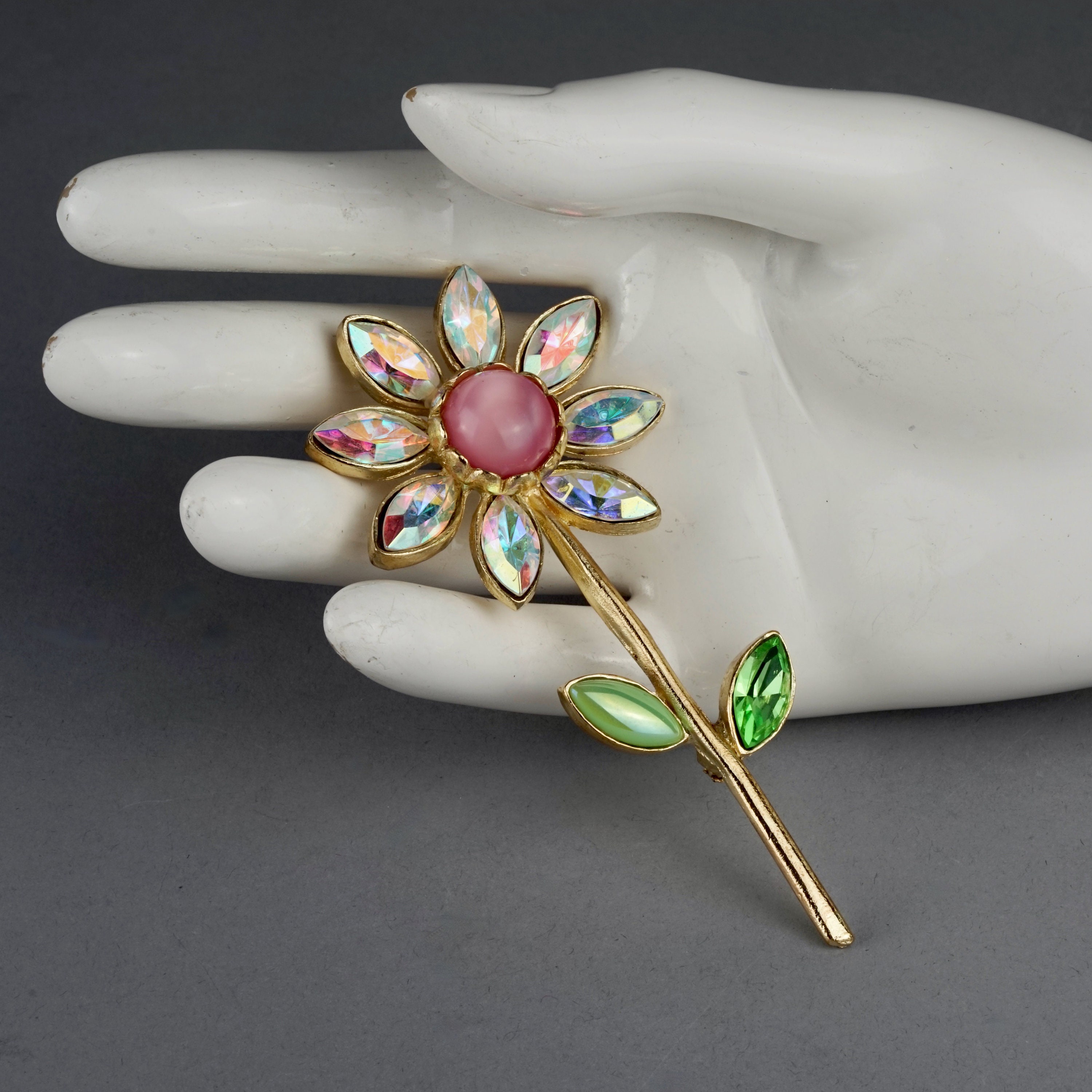Broche Croix En Métal Et Strass Irisés - État Neuf, Bijou Vintage Occasion