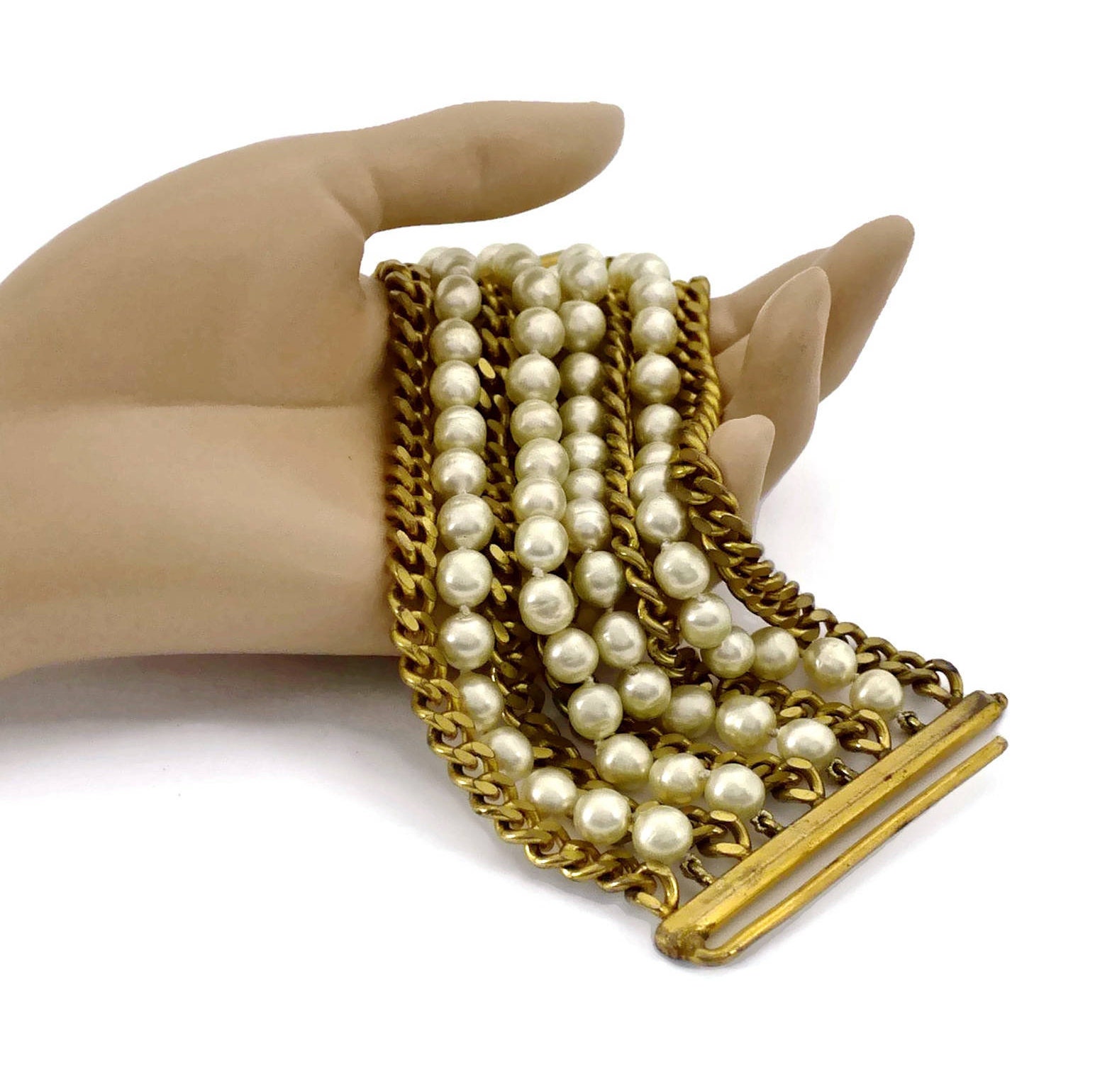 Chanel pearl bracelet deals