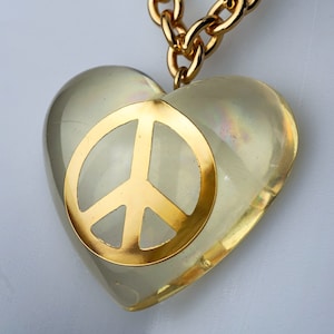 Collar vintage MOSCHINO con símbolo de la paz y corazón de Lucite