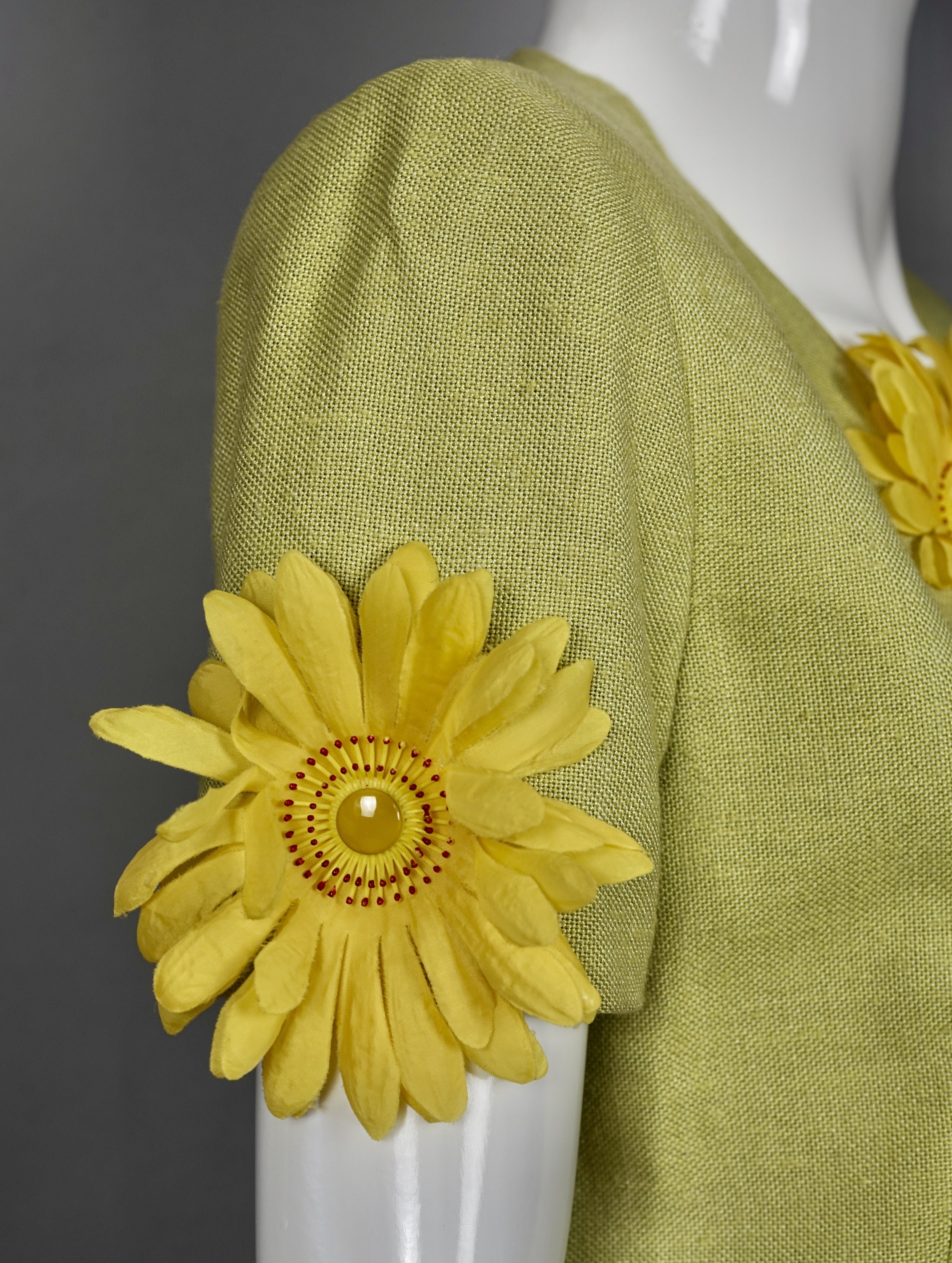 MOSCHINO CHEAPANDCHIC 花モチーフカーディガン MOSCHINO CHEAPANDCHIC 花モチーフカーディガン