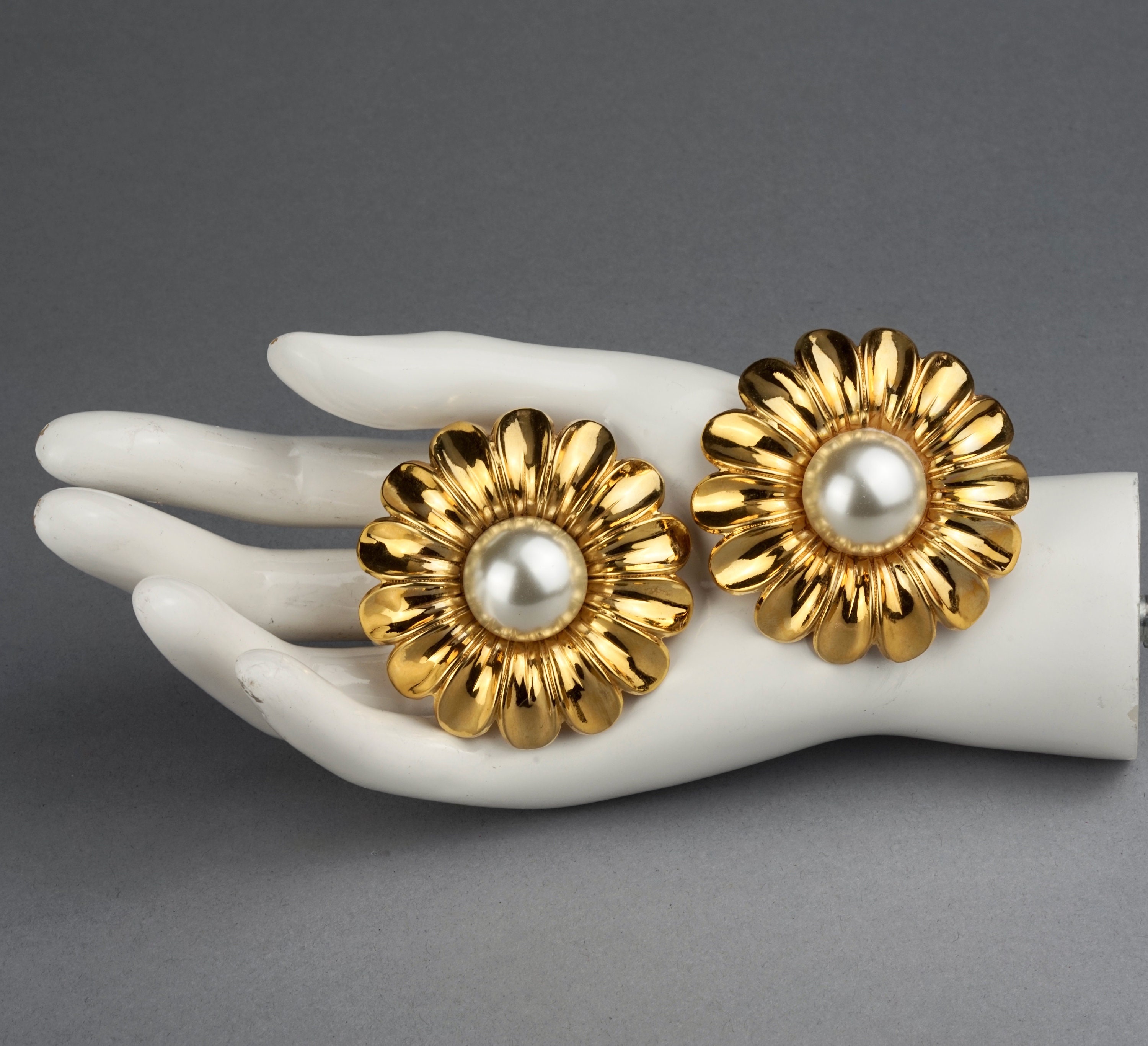 Vintage 1989 CHANEL Massive Flower Pearl Earrings - Etsy