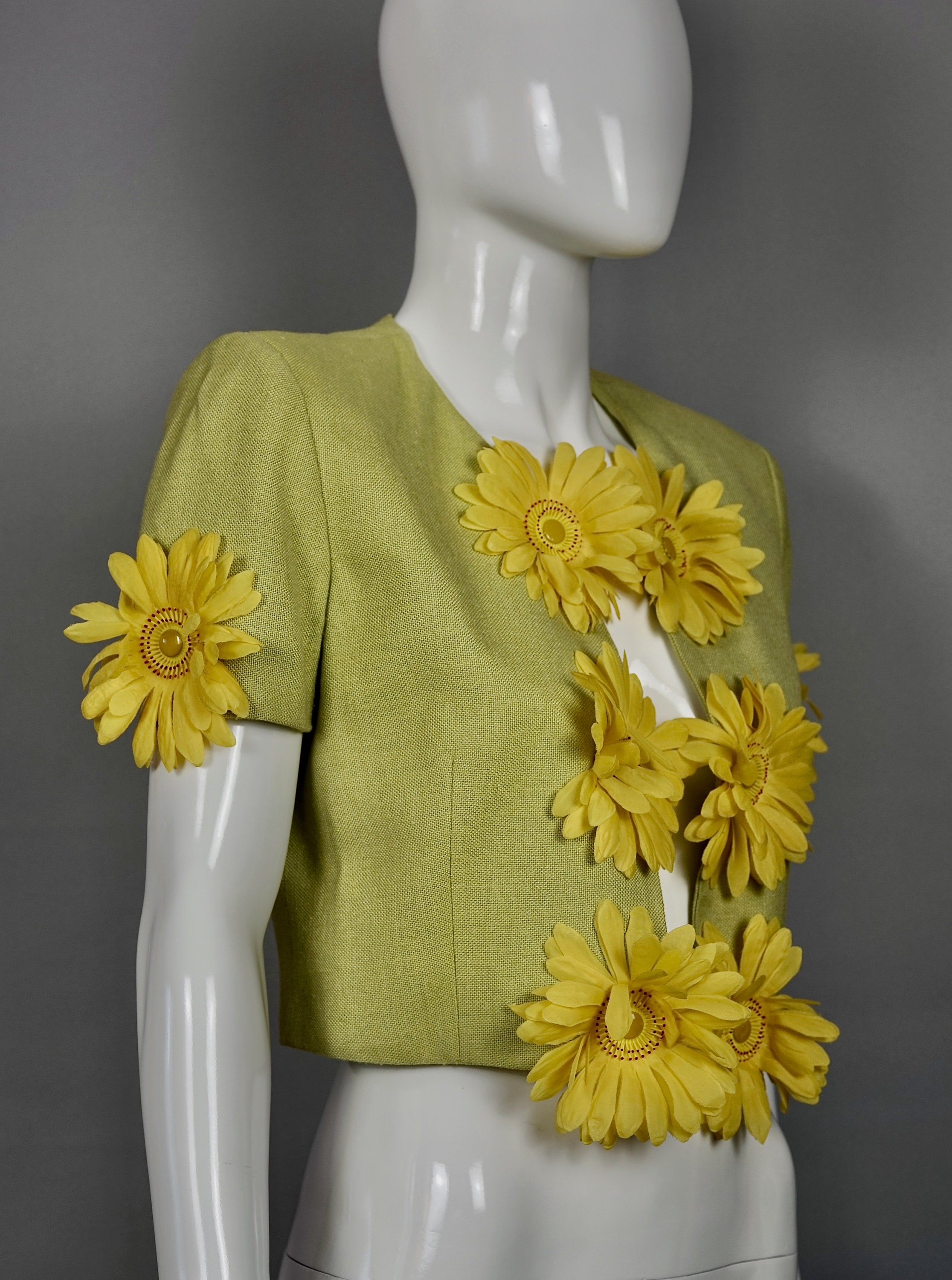 Vintage MOSCHINO CHEAP and CHIC Daisy Flower Novelty Cropped