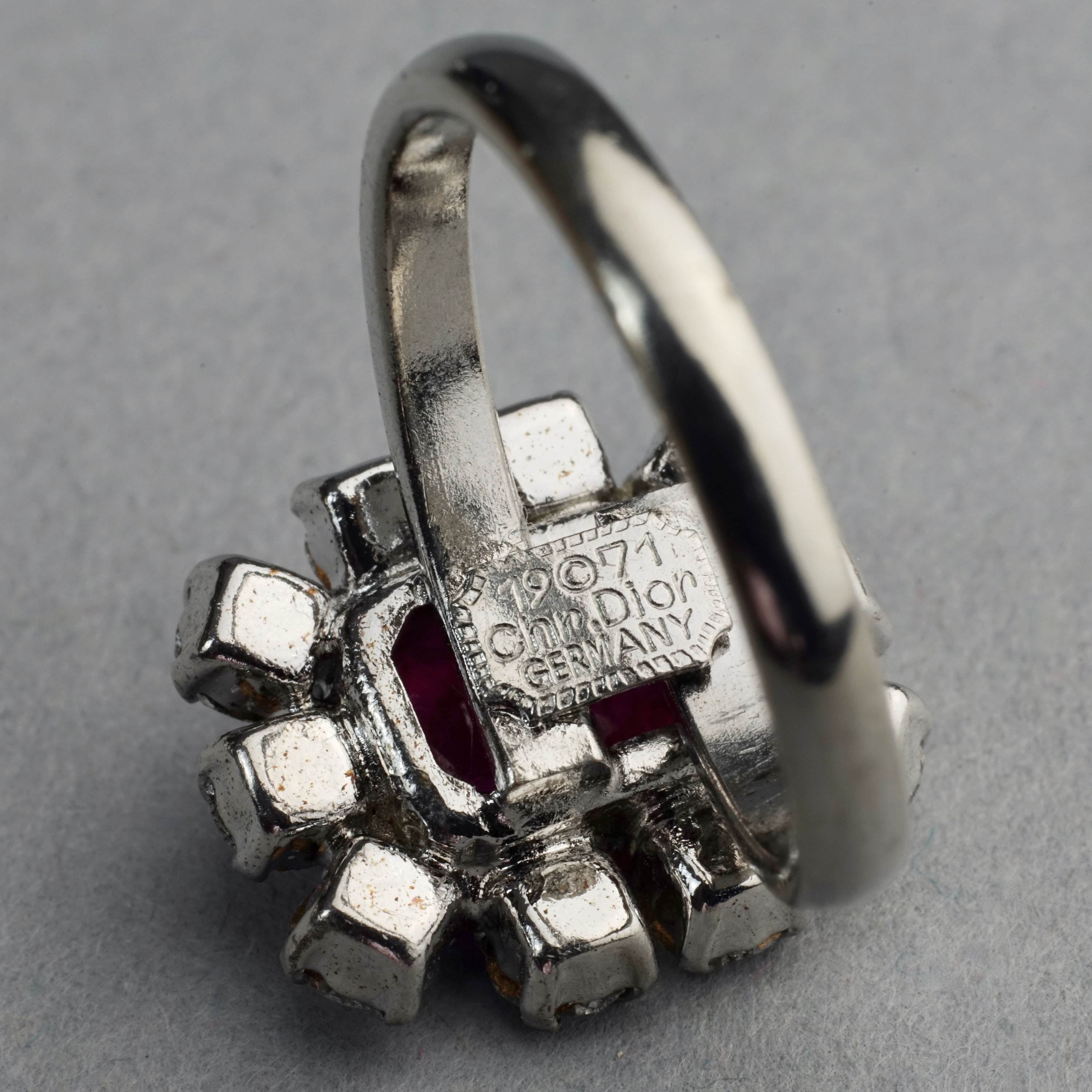 Vintage 1971 CHRISTIAN DIOR Red Rhinestone Ring - Etsy Vintage 1971 CHRISTIAN DIOR Red Rhinestone Ring - Etsy