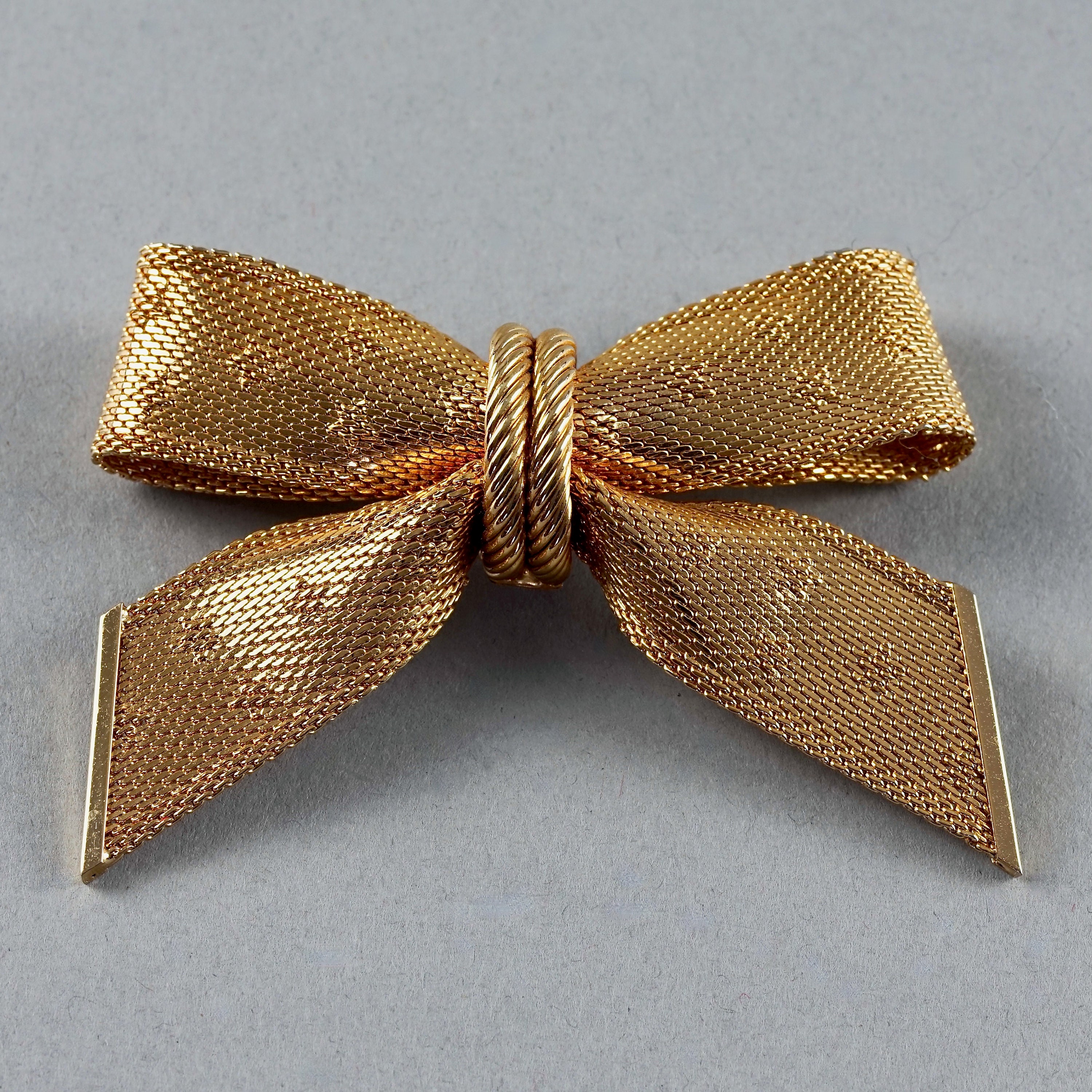 希少　Christian Dior　渦巻き　ブローチ　80s Vintage 1964 CHRISTIAN DIOR French Bow Mesh Brooch - Etsy