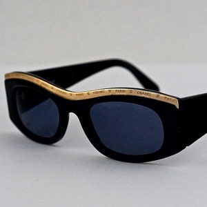 Sunglasses Chanel Gold in Metal - 38300235