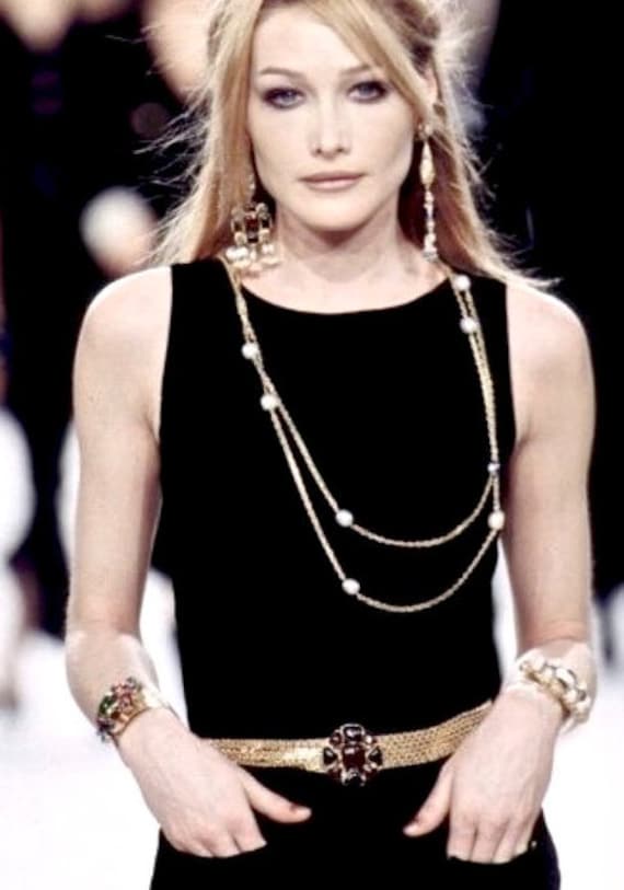 CHANEL 1996 Poured Glass Gripoix Cabochon Runway Belt