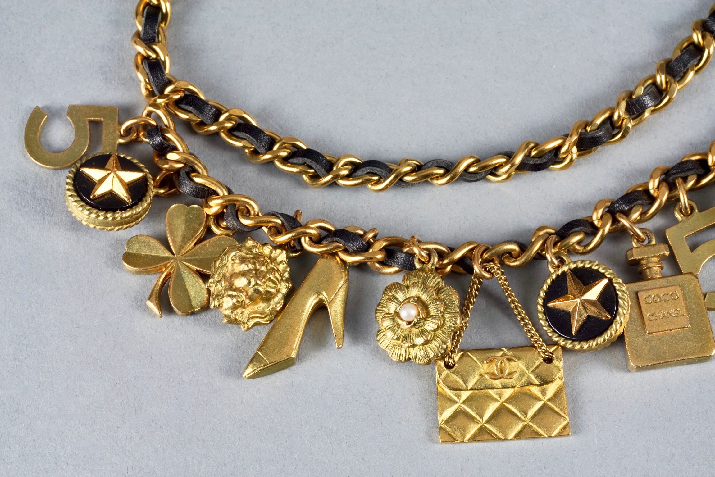 CHANEL 1994 Interlocking CC Logo Waist Belt Gold Black Medallion Necklace Chain chanel-paris-fall-1994-cc-3-  main image 3