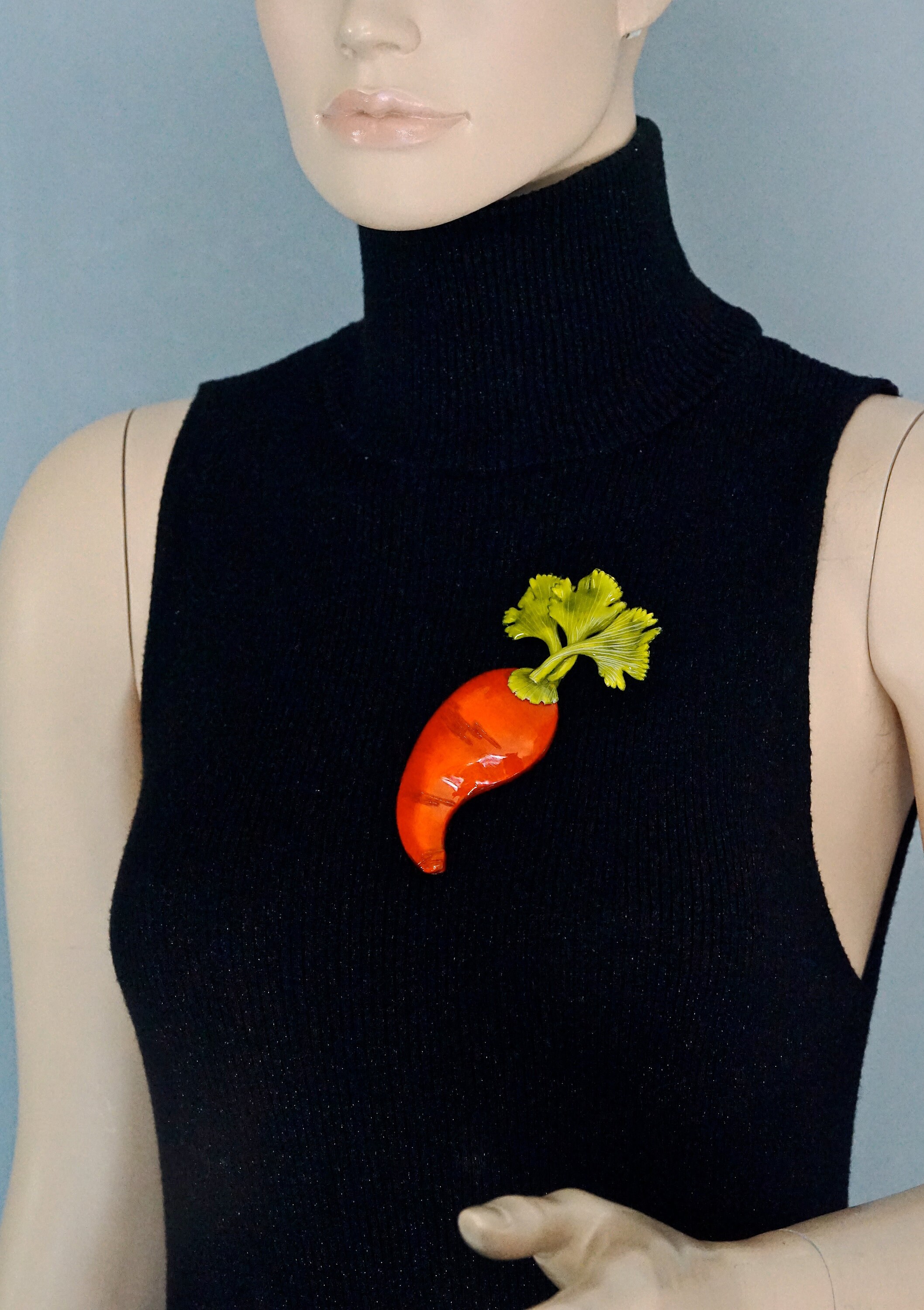 ヴィンテージの巨大なCILEA PARISニンジン野菜ブローチ - Etsy 日本