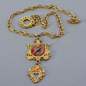 vintage CHRISTIAN LACROIX collier pendentif coeur encadré portrait d&#39;oiseau